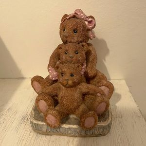 MAMMA BEAR AND HER BABIES STATUE